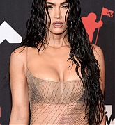 Megan_Fox_-_2021_MTV_Video_music_Awards_in_Brooklyn2C_New_York_September_122C_2021_00018.jpg