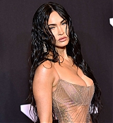 Megan_Fox_-_2021_MTV_Video_music_Awards_in_Brooklyn2C_New_York_September_122C_2021_00079.jpg