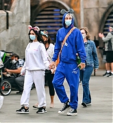 Filename=Megan_Fox_-_Spends_the_day_with_friends_and_family_at_Disneyland_in_Anaheim2C_CA_June_32C_2021_15.jpg
Filesize=187KiB
Dimensions=1300x1473
Date added=Jun 04, 2021 Megan_Fox_-_Spends_the_day_with_friends_and_family_at_Disneyland_in_Anaheim2C_CA_June_32C_2021_15.jpg