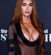 Megan_Fox_-_Sports_Illustrated_swimsuit_launch_event_in_New_York_May_182C_202301.jpg