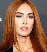 Megan_Fox_-_Sports_Illustrated_swimsuit_launch_event_in_New_York_May_182C_202344.jpg