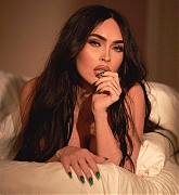 Megan_Fox_-_UNDN_LAQR_Megan_Fox_collection_202202.jpg