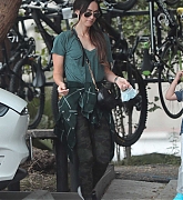 Megan_Fox_-_spends_quality_time_with_her_kids_in_Calabasas2C_California__05292020-02.jpg