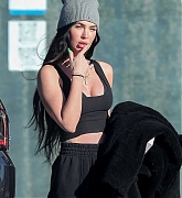 Megan_Fox_-_spotted_leaving_Elite_Aesthetics_medical_spa_in_Los_Angeles2C_California__0217202200001.jpg