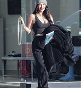 Megan_Fox_-_spotted_leaving_Elite_Aesthetics_medical_spa_in_Los_Angeles2C_California__0217202200004.jpg