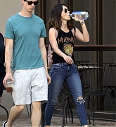 Megan_Fox_enjoys_a_day_out_at_The_Audubon_Aquarium_of_the_Americas_with_her_friends_in_Louisiana_-_May_900002.jpg